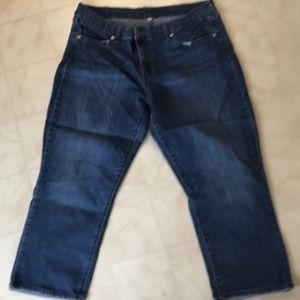 Levi’s crop jeans